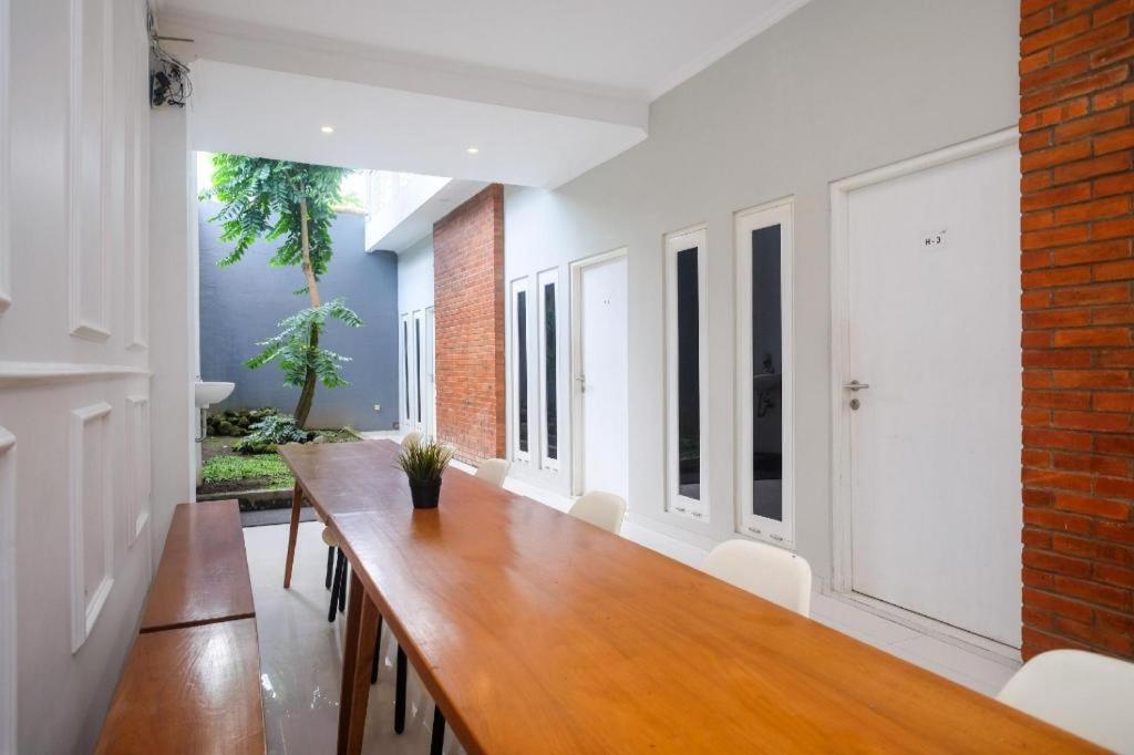 Urbanview Stay @H Jakal By Reddoorz يوغياكارتا المظهر الخارجي الصورة